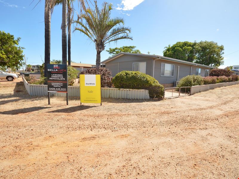 13 Maver Street, Kalbarri WA 6536