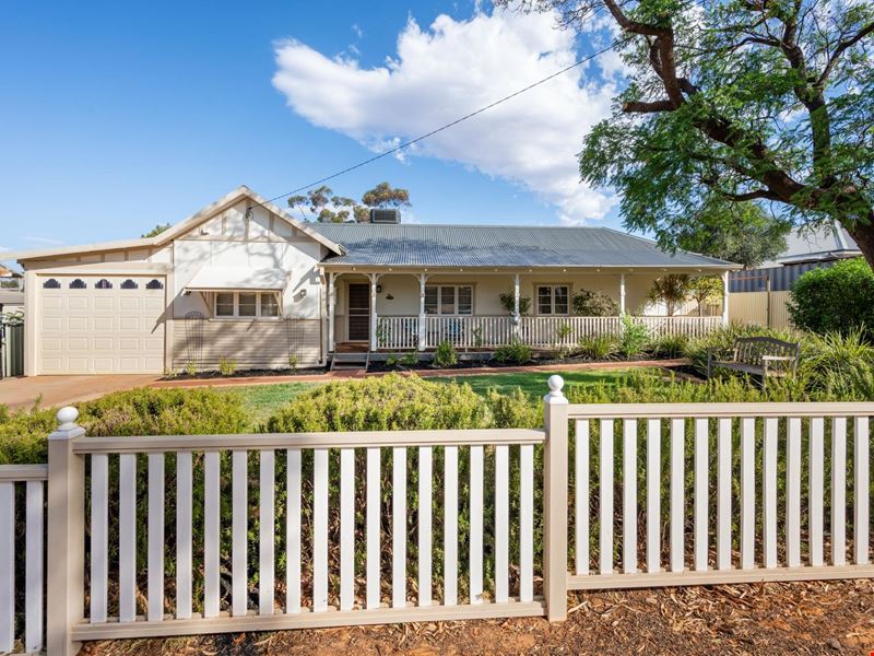 35 Lewis Street, Lamington WA 6430