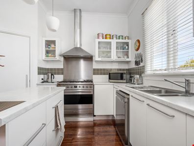 35 Lewis Street, Lamington WA 6430