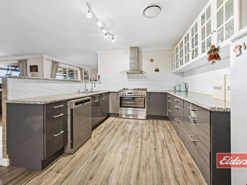 32 Dorset Drive, Deepdale WA 6532