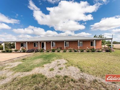 32 Dorset Drive, Deepdale WA 6532