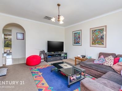 4a Dove Street, Thornlie WA 6108