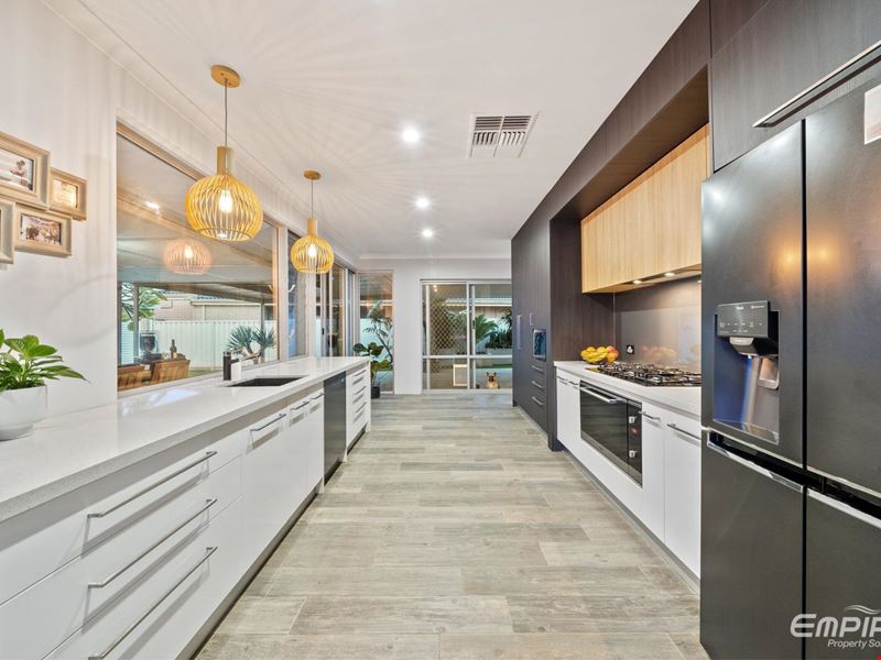 19 Dryden Street, Lake Coogee WA 6166