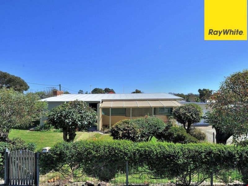 1 Wagoora Way, Koongamia WA 6056