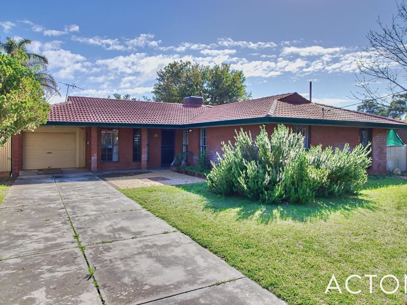 4 Tarwarri Close, Hillman WA 6168