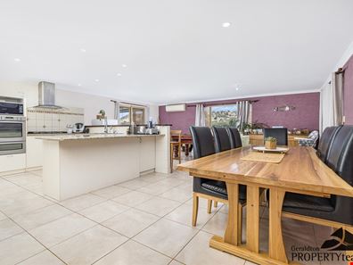 32 Hill Creek Road, Moresby WA 6530