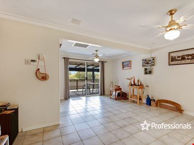 27 Malcolm Street, Bluff Point WA 6530