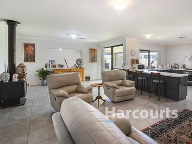 7 Massena Way, Yalyalup WA 6280