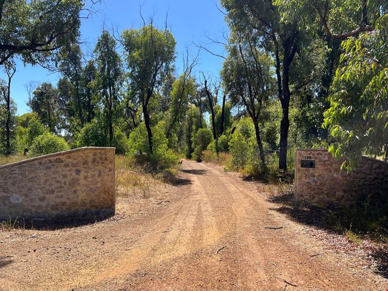 104 Hargraves Crescent, Gidgegannup WA 6083