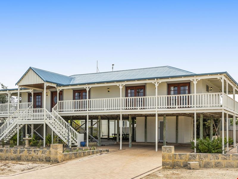 16 Lucraft Loop, Ledge Point WA 6043