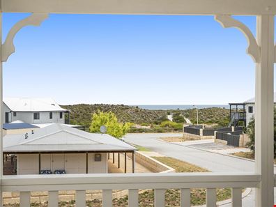 16 Lucraft Loop, Ledge Point WA 6043