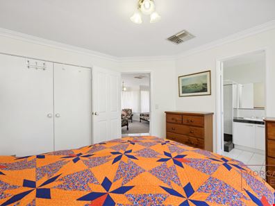 4/65-67 Central  Road, Rossmoyne WA 6148