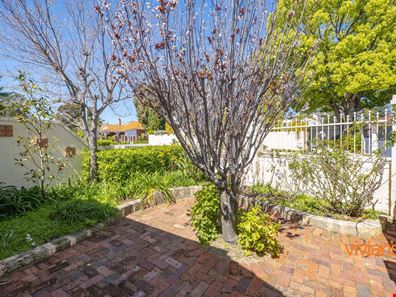 4/25 Barnfield Road, Claremont WA 6010