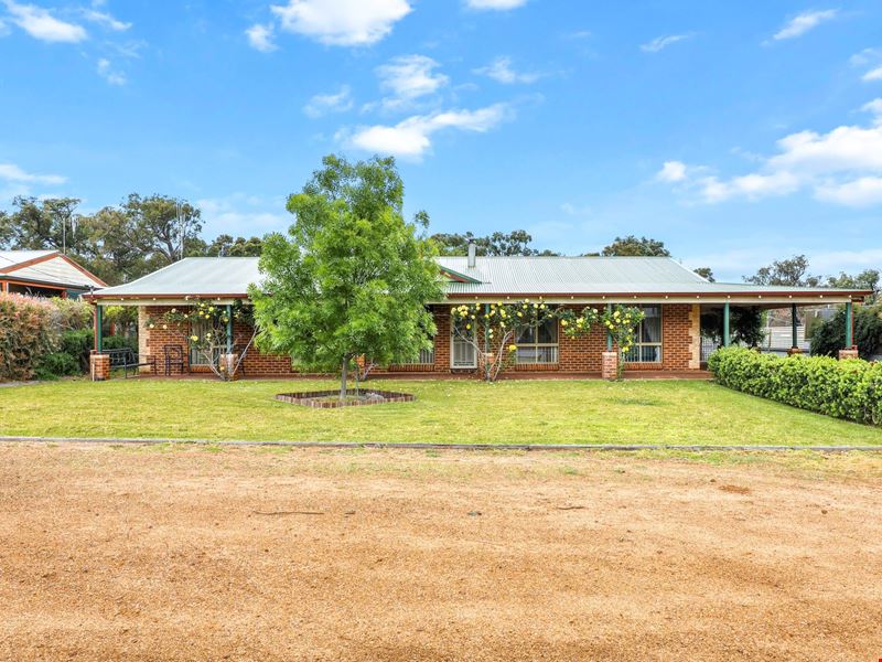 28 Williamson Avenue, Narrikup