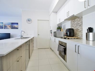 17/2 Louvre Way, Baldivis WA 6171