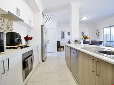 17/2 Louvre Way, Baldivis WA 6171