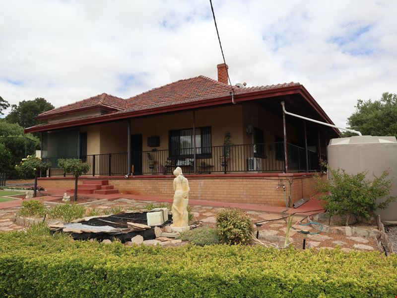 11 STONE STREET, Pingelly WA 6308