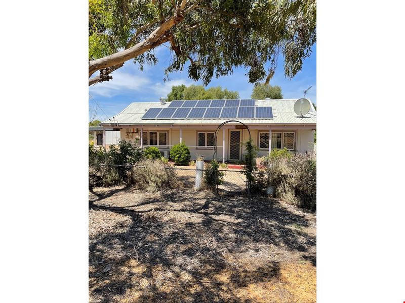 11 LUKIN STREET, Beverley WA 6304