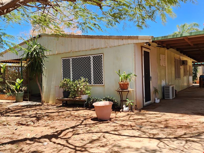25 Cleveland Street, Carnarvon WA 6701