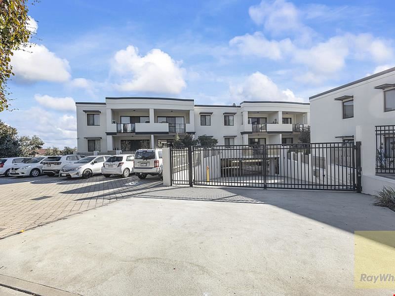 25/5 Eastleigh Loop, Currambine WA 6028