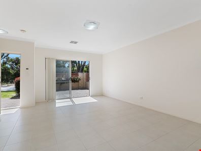 27/9 Barfield Road, Hammond Park WA 6164