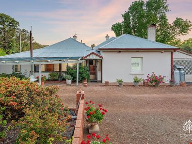 14 Carmel Road, Carmel WA 6076