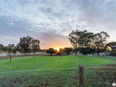 72 Gossage Road, Cardup WA 6122