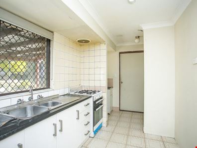 8 Oakleaf Circle, Mirrabooka WA 6061