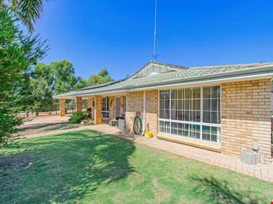 13 Fraser Close, Muchea WA 6501