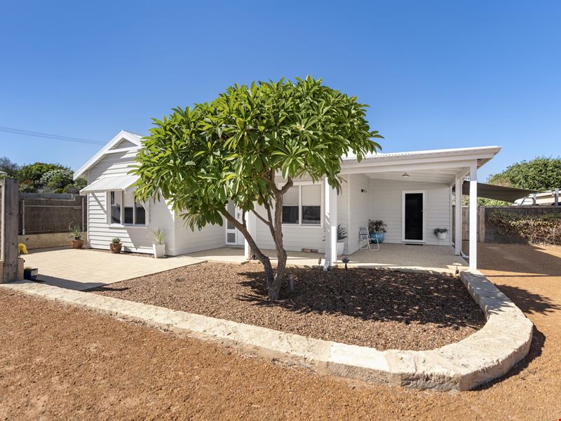 4 Fuller Street, Bluff Point WA 6530