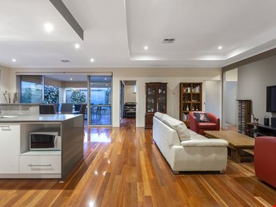 15 Sunbird Way, Gwelup WA 6018