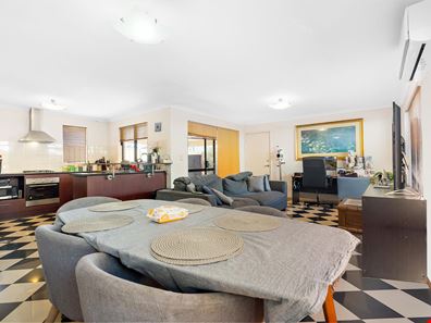 9 Secretan Way, Hammond Park WA 6164