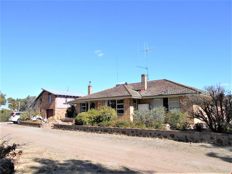 6 Schultz Road, Katanning WA 6317