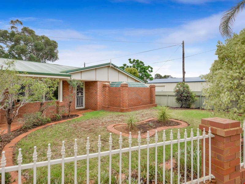 2A Hare Street, Lamington WA 6430