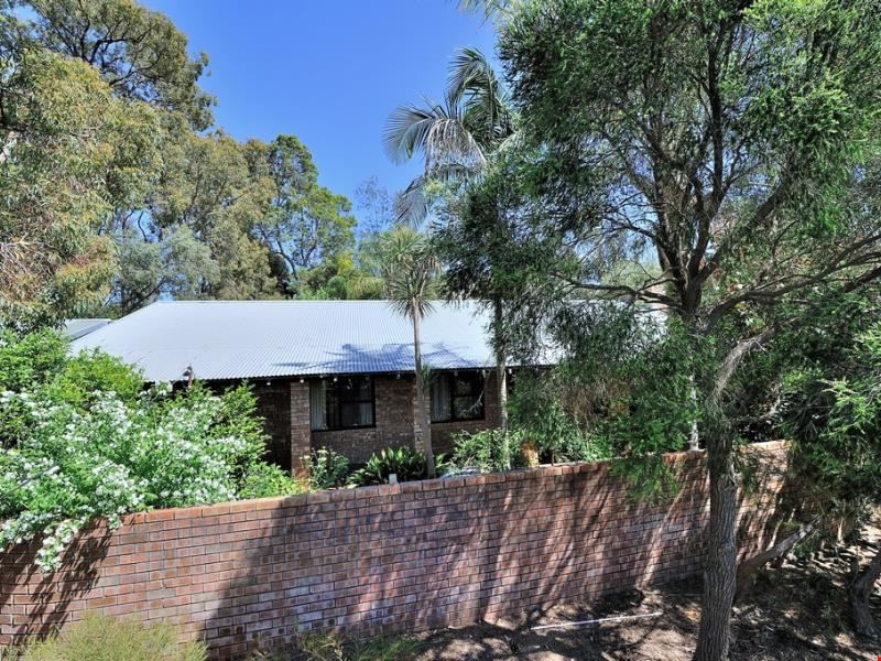 2 Hawdon Street, Stoneville WA 6081