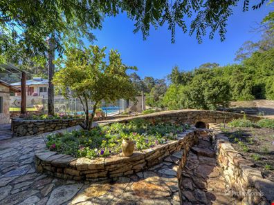 1540 Lacey Road, Stoneville WA 6081