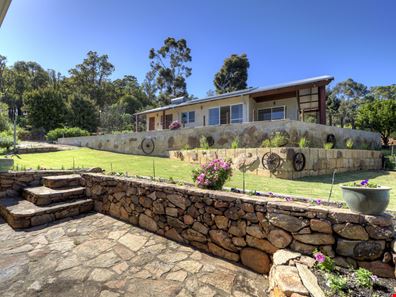 1540 Lacey Road, Stoneville WA 6081