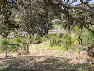 18 Gibbs Road, Nowergup WA 6032