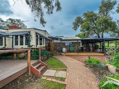 2050 Chittering Road, Lower Chittering WA 6084