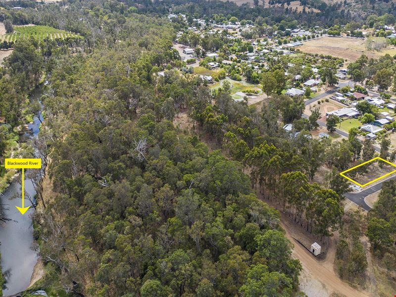 10 Wilson Street, Nannup WA 6275