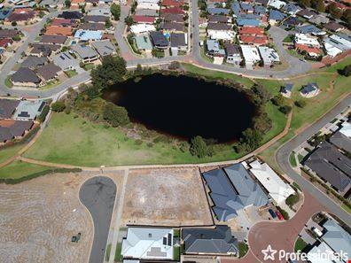 3/9A Savoy Place, Thornlie WA 6108