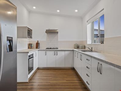 5 Guarnard Road, Golden Bay WA 6174