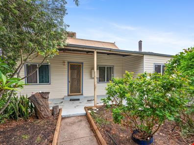 8 Frank Street, South Kalgoorlie WA 6430