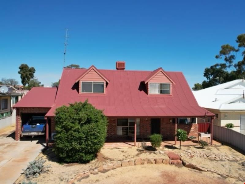 121 McLennan Street, Quairading WA 6383