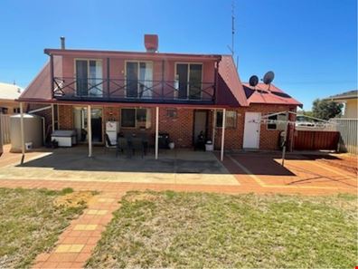 121 McLennan Street, Quairading WA 6383