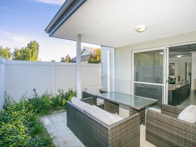 2/17 Wattle Mews, Hocking WA 6065
