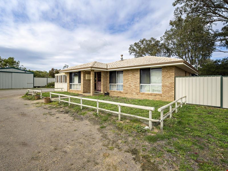 504 David Road, Waggrakine WA 6530