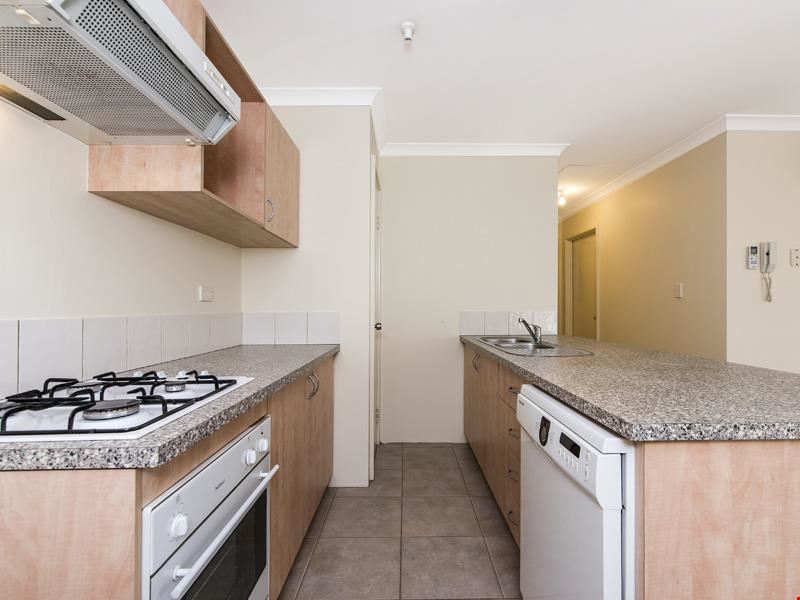 1/2 Hogarth Street, Cannington WA 6107