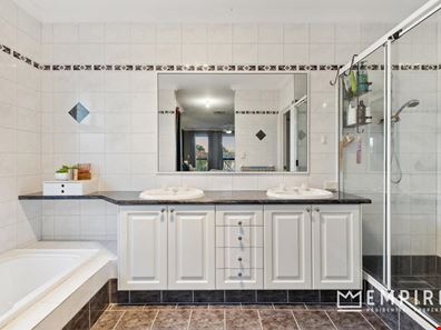 39 Bolderwood Drive, South Lake WA 6164