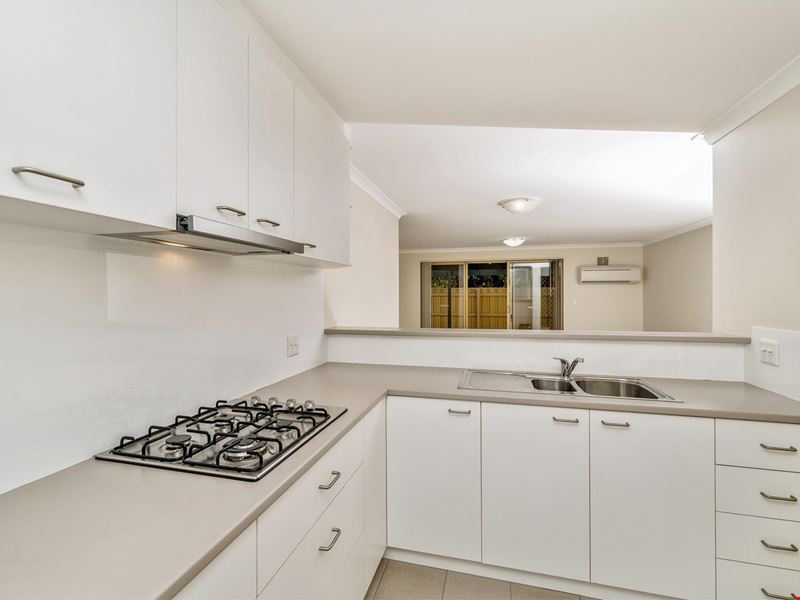 60/39 Elizabeth Street, Cloverdale WA 6105